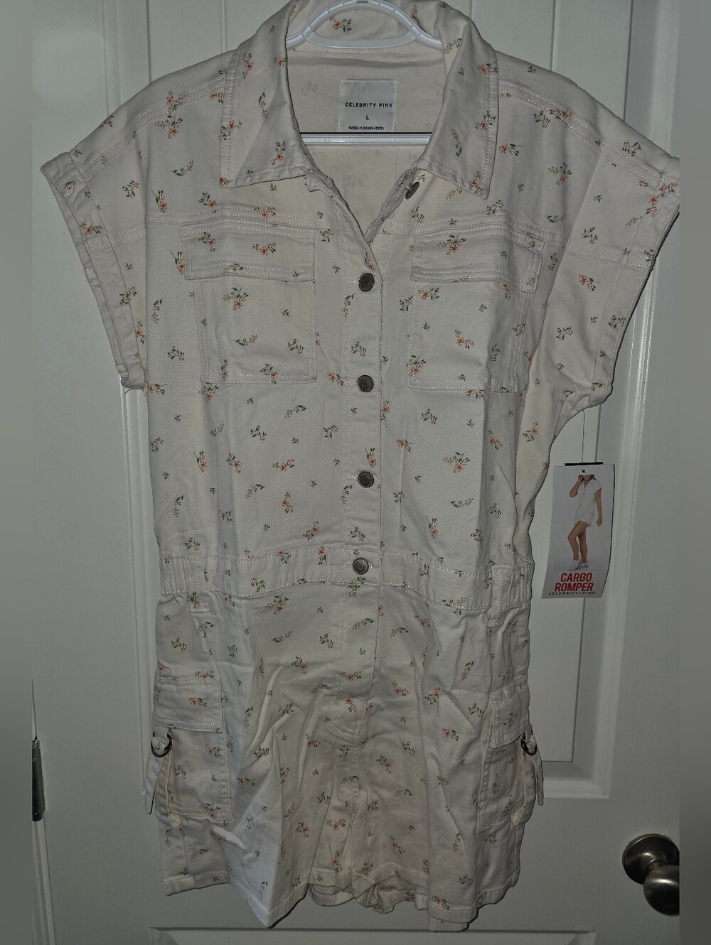 Celebrity Pink Floral Cargo Romper - Cream with Tiny Floral Print NWT L ❤️❤️